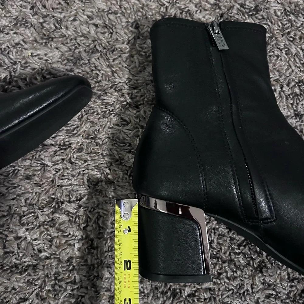 ⚡️DKNY • Black Block Heel Bootie • sz 7M - Picture 5 of 10